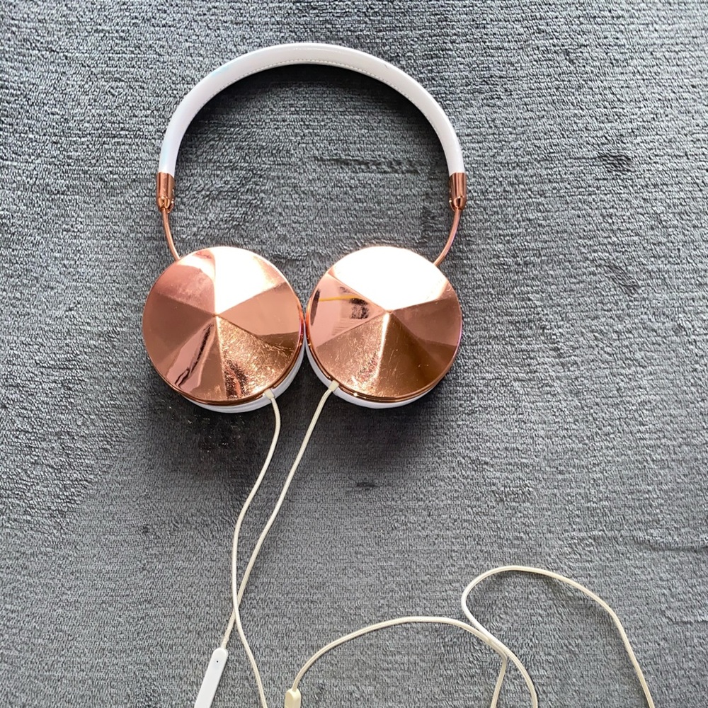 Friend Taylor Headphones